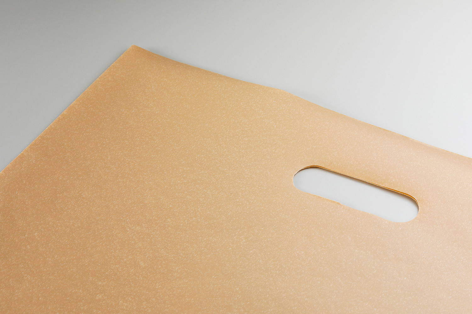 表面はクラフト紙のようなやさしい質感です。