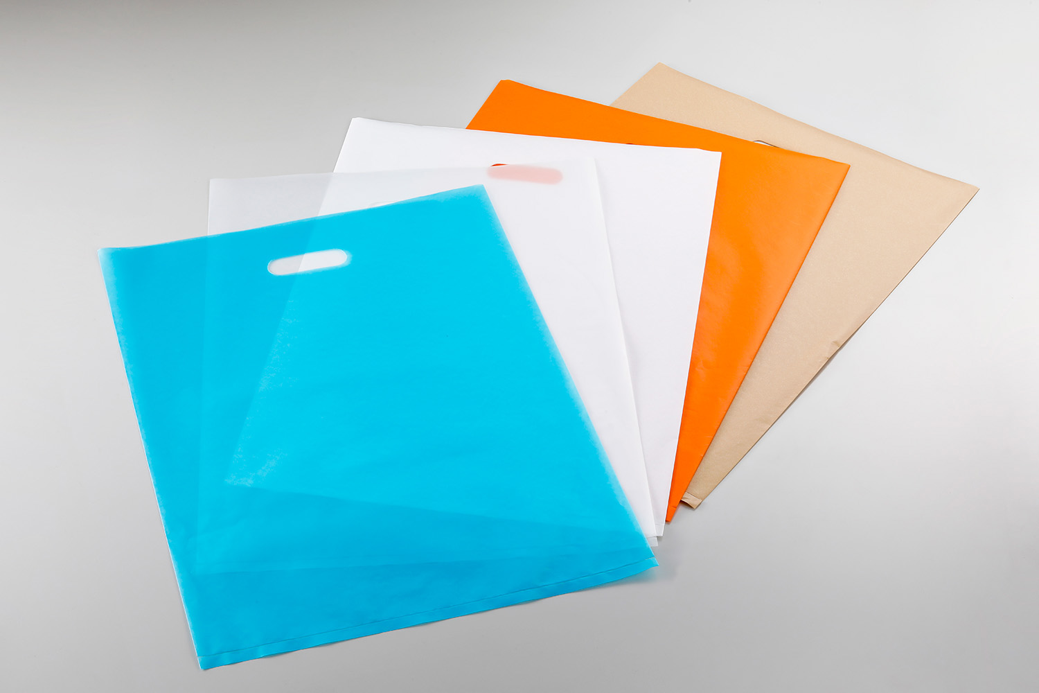 半透明からカラーまで幅広く対応。